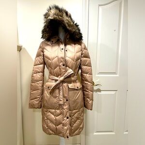 Lands End coat with detachable fur hood and belt.
